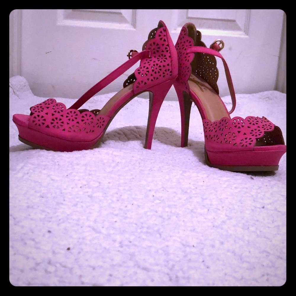 Beautiful Fuchsia sandal